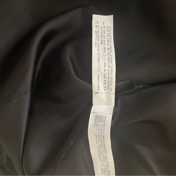 Stylist Zara coat. - Picture 3 of 3